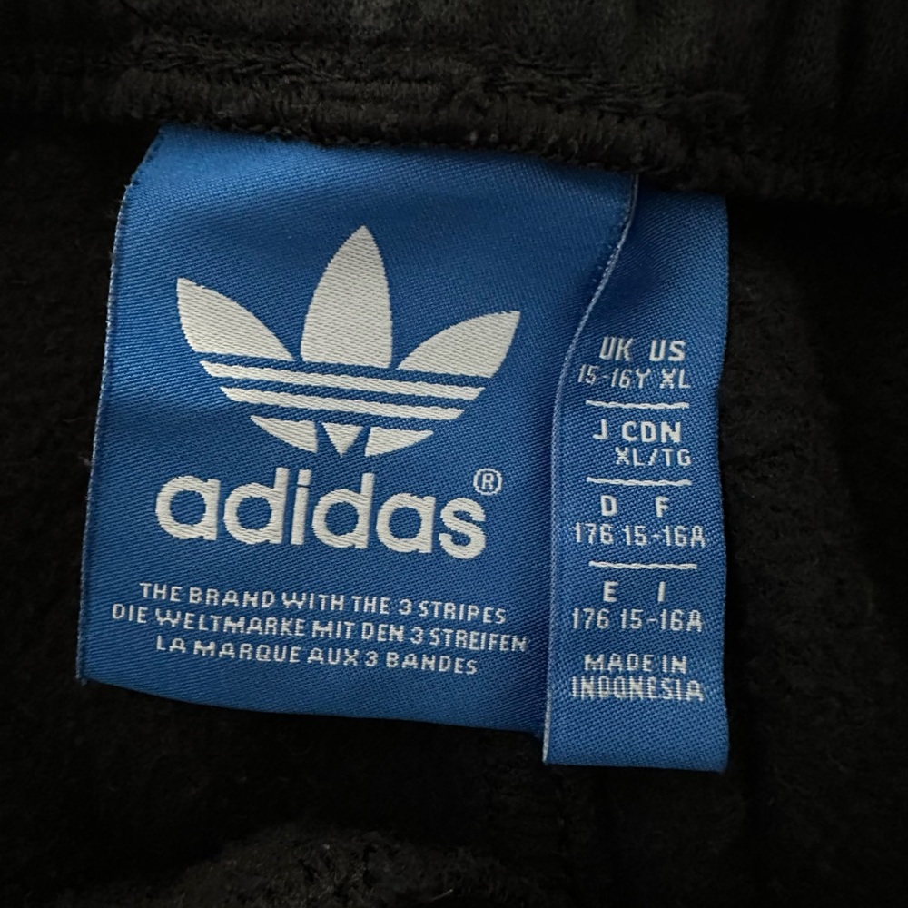 Adidas’s black with pink adidas on one leg sweatpants. Size XL - Picture 3 of 6